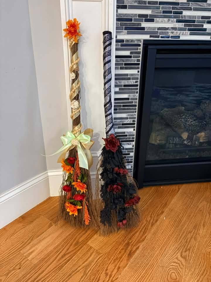 10/04/2026 Brooms & Pumpkin Vases 6-8pm (Lynchburg)